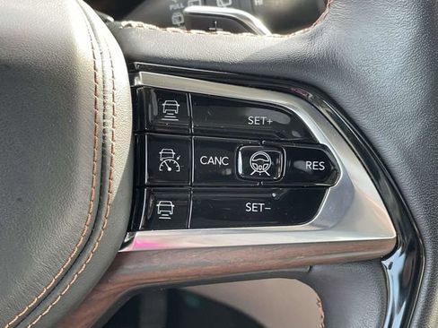 Used 2022 Jeep Grand Cherokee L Summit w/ Advanced Protech Group IV image 27