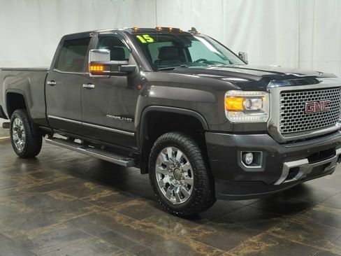 Used 2015 GMC Sierra 2500 Denali w/ Duramax Plus Package AWD/4WD image 1