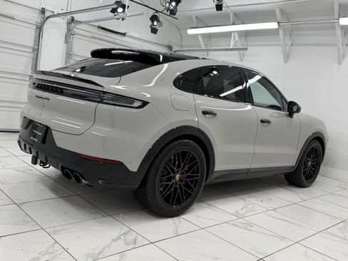 New 2026 Porsche Cayenne GTS image 11