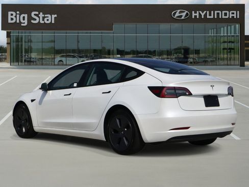 Used 2023 Tesla Model 3 Standard Range RWD image 3