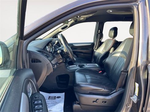 Used 2018 Dodge Grand Caravan GT image 9