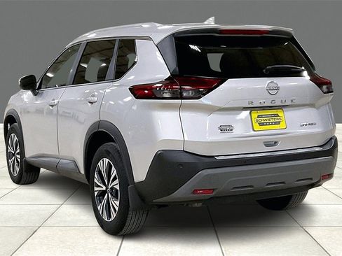 Used 2023 Nissan Rogue SV w/ SV Premium Package image 11