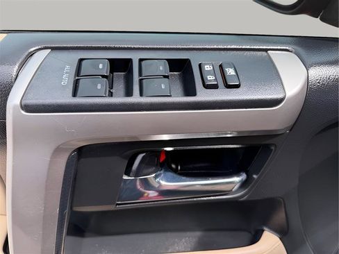 Used 2018 Toyota 4Runner SR5 image 31