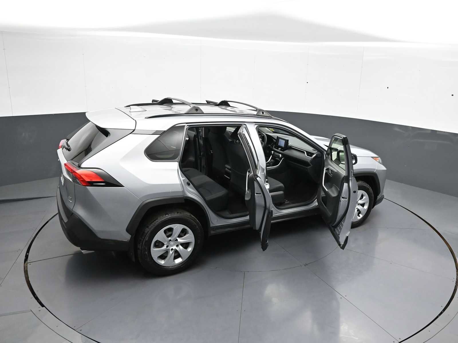 Used 2021 Toyota RAV4 LE AWD/4WD image 43