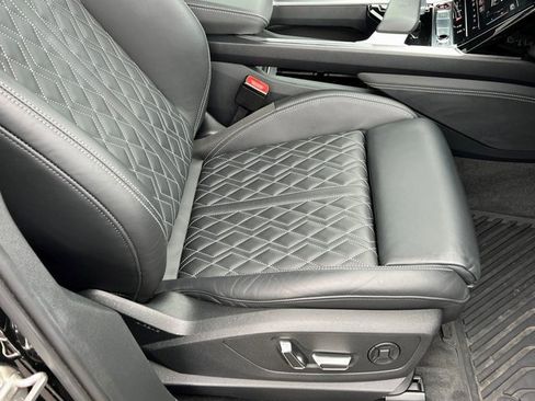 Certified 2023 Audi e-tron S Premium Plus image 13