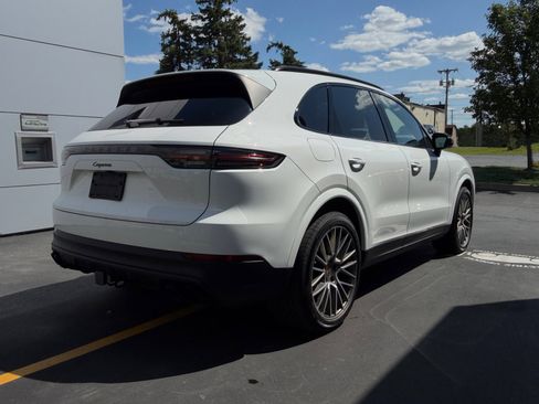 Certified 2023 Porsche Cayenne Platinum Edition AWD/4WD image 13