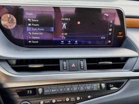 Used 2019 Lexus ES 300h FWD image 32