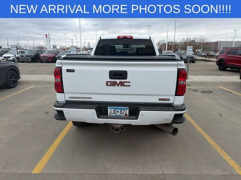 Used 2015 GMC Sierra 2500 SLT w/ Duramax Plus Package AWD/4WD image 7