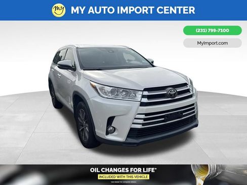 Used 2019 Toyota Highlander XLE AWD/4WD image 1