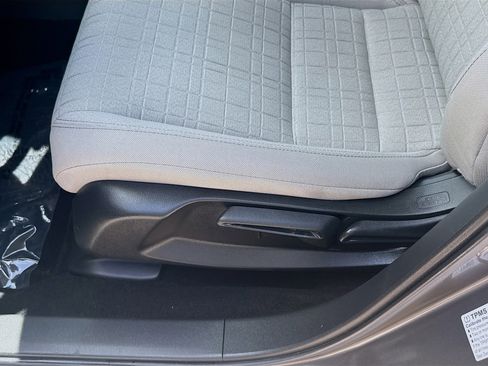 Used 2024 Honda HR-V LX image 17