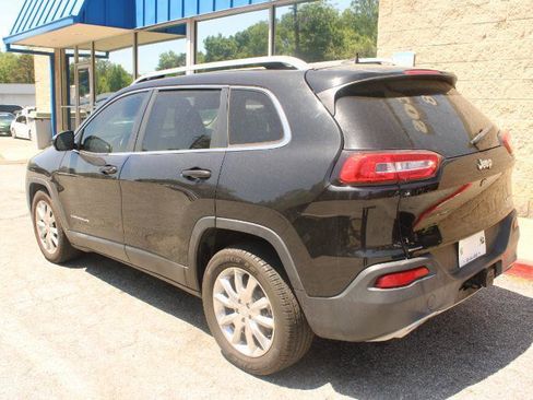 Used 2016 Jeep Cherokee Limited w/ Trailer Tow Group FWD image 4