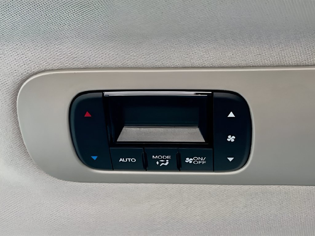Used 2025 Honda Odyssey Elite image 27