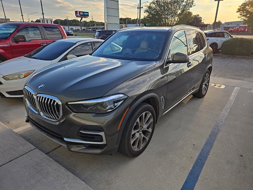 Used 2022 BMW X5 sDrive40i w/ Premium Package RWD image 1