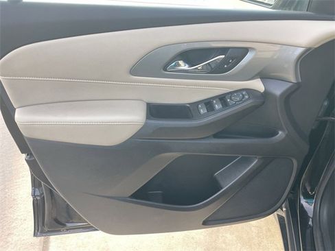 Used 2023 Chevrolet Traverse LS image 21