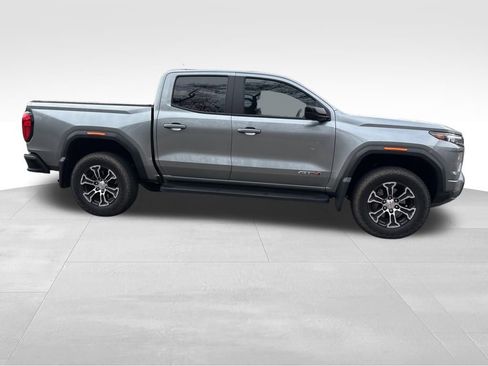 Used 2024 GMC Canyon AT4 image 8