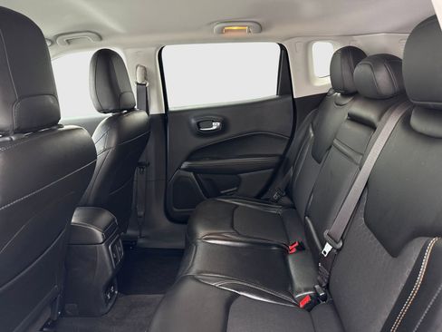 Used 2018 Jeep Compass Latitude w/ Popular Equipment Group AWD/4WD image 36