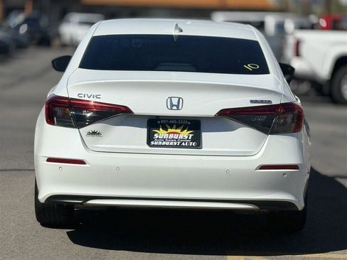 Used 2022 Honda Civic Touring image 6
