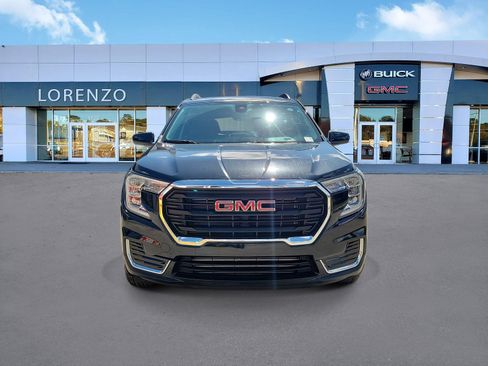 Used 2022 GMC Terrain SLE w/ Driver Convenience Package FWD image 2