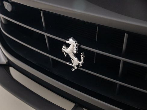 Used 2019 Ferrari Portofino RWD image 59