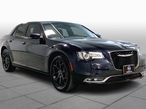 Used 2019 Chrysler 300 S w/ 300S Premium Group image 2