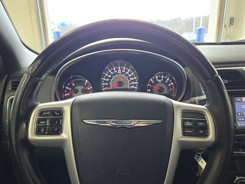 Used 2012 Chrysler 200 Limited image 28