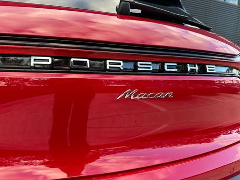 Used 2026 Porsche Macan AWD/4WD image 14