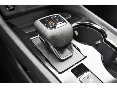 Certified 2025 Nissan Rogue SV image 26