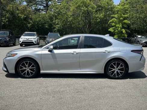 Used 2024 Toyota Camry SE FWD image 10