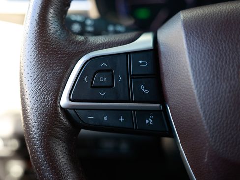 Used 2021 Toyota Sienna Platinum image 35