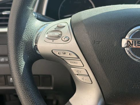 Used 2018 Nissan Murano S image 11