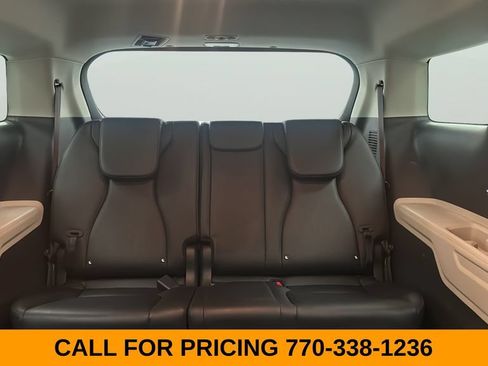 Used 2023 Kia Carnival LX FWD image 14