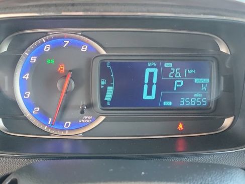 Used 2015 Chevrolet Trax LT w/ LT Sun and Sound Package FWD image 10