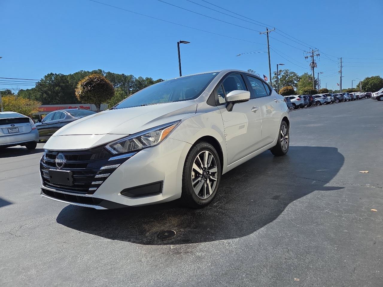 Used 2024 Nissan Versa SV FWD image 4