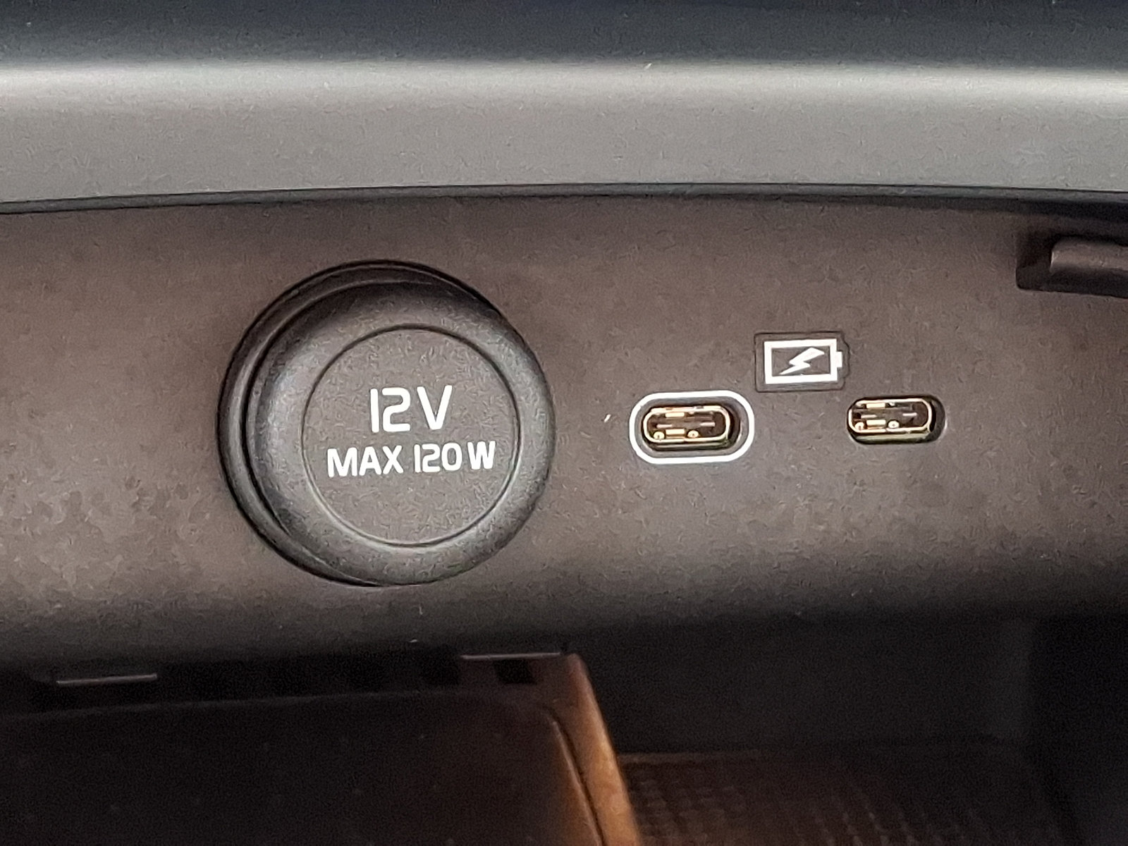 Used 2025 Volvo XC40 B5 Core AWD/4WD image 26