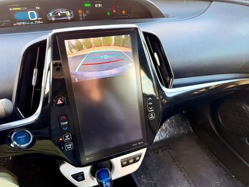 Used 2019 Toyota Prius Prime Plus image 17