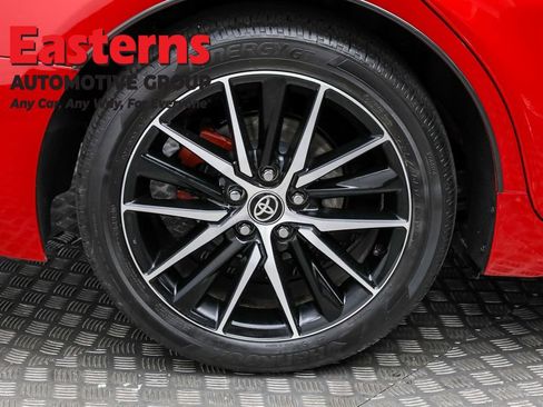 Used 2021 Toyota Camry SE w/ Cold Weather Package image 29