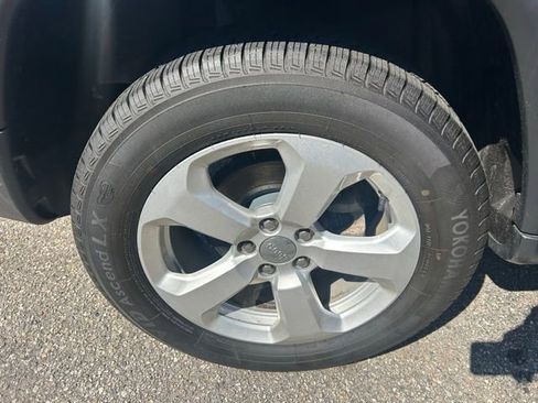 Used 2020 Jeep Compass Latitude AWD/4WD image 4