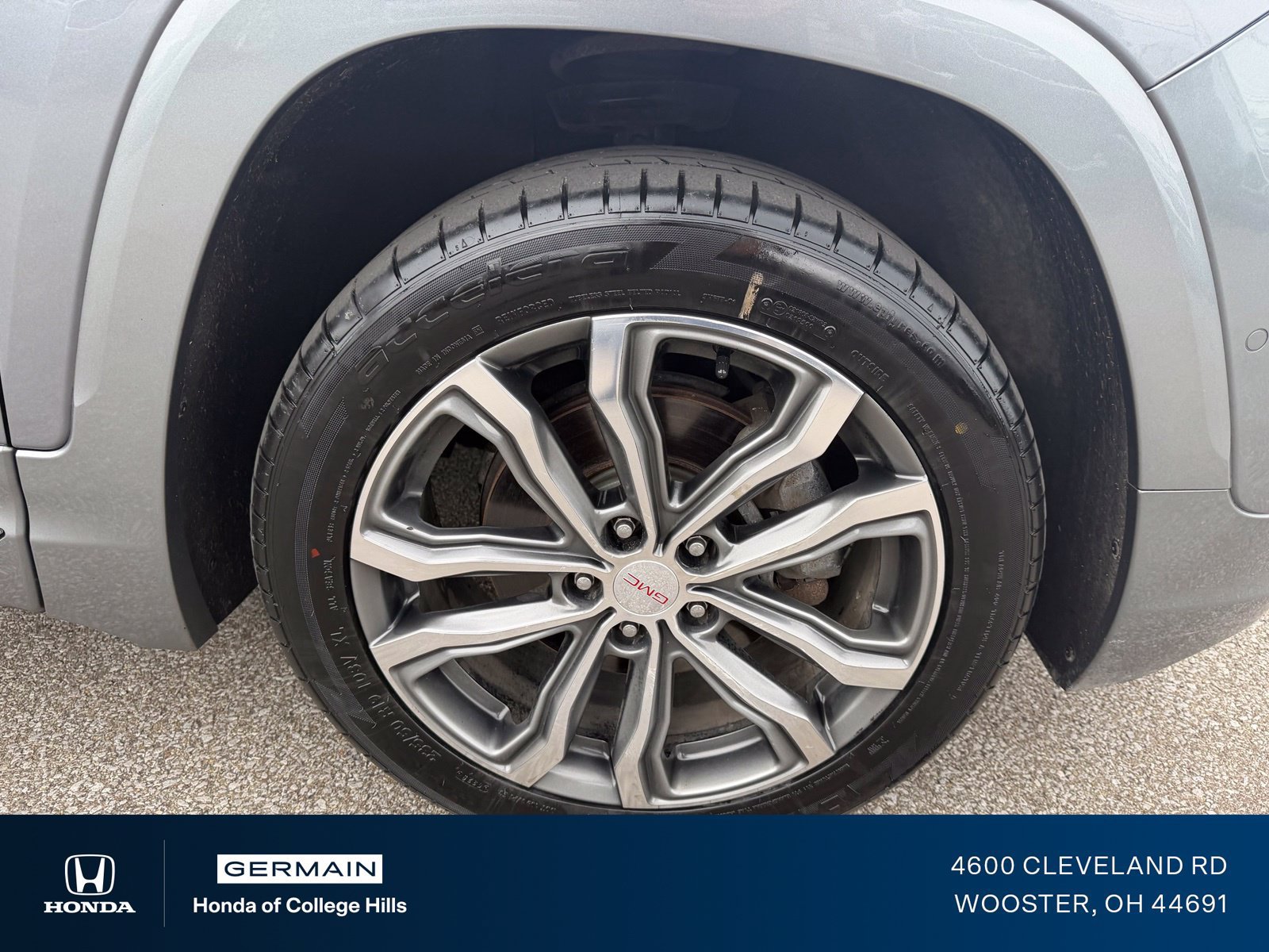 Used 2019 GMC Terrain Denali w/ Advanced Safety Package AWD/4WD image 5