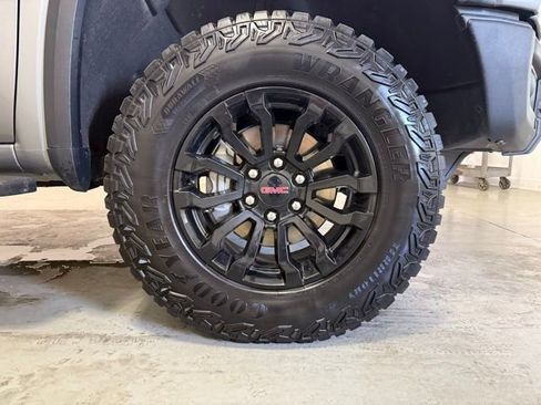 Used 2023 GMC Sierra 1500 AT4X image 40
