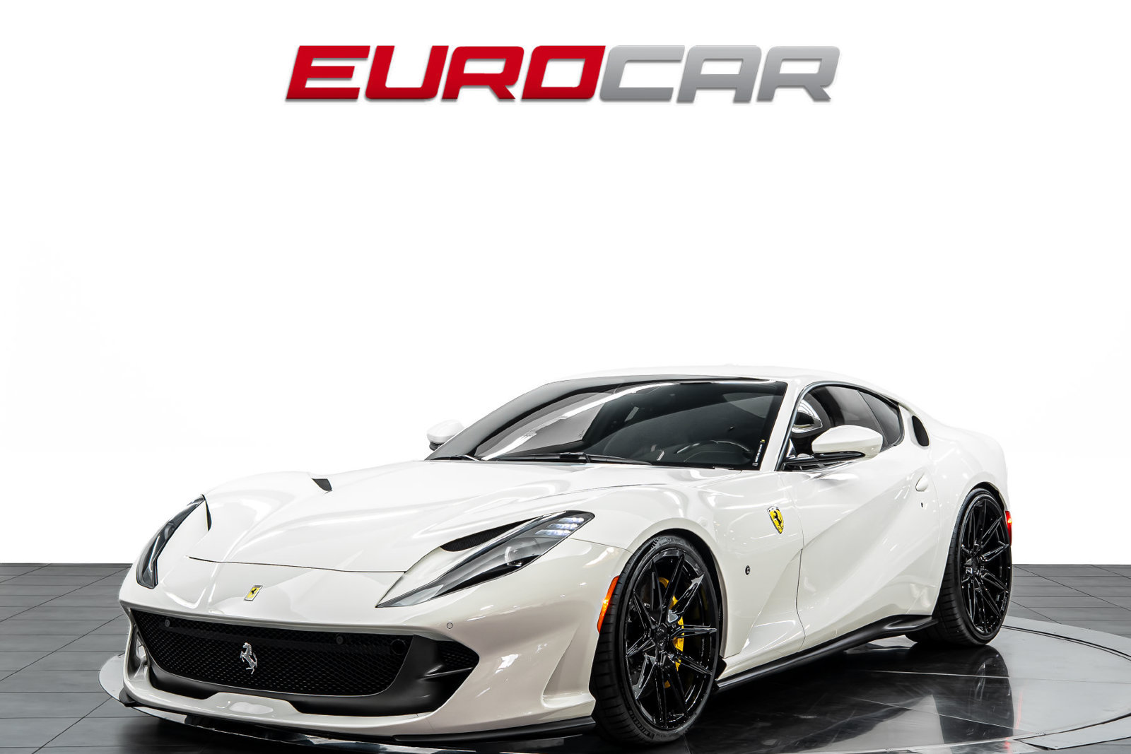 Used 2020 Ferrari 812 Superfast RWD image 1