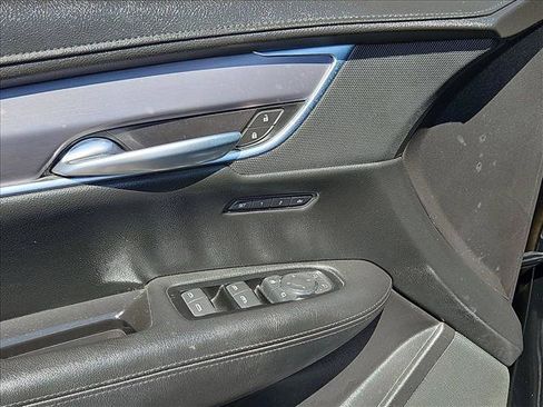 Used 2018 Cadillac XT5 Premium Luxury FWD image 12