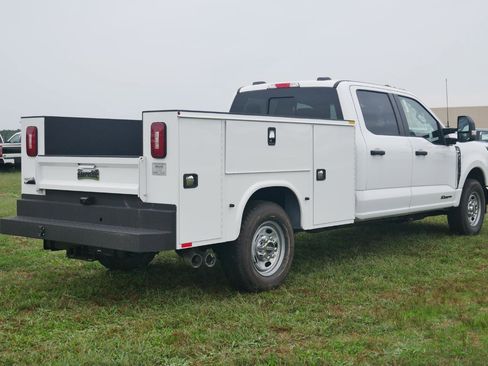 New 2025 Ford F250 XL w/ XL Chrome Package image 7
