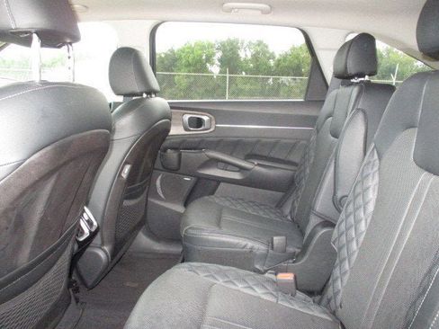 Used 2021 Kia Sorento SX Prestige image 16