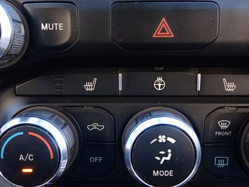 Used 2019 RAM 1500 Big Horn AWD/4WD image 18