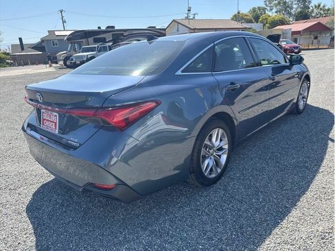 Used 2020 Toyota Avalon XLE w/ Moonroof Package FWD image 5