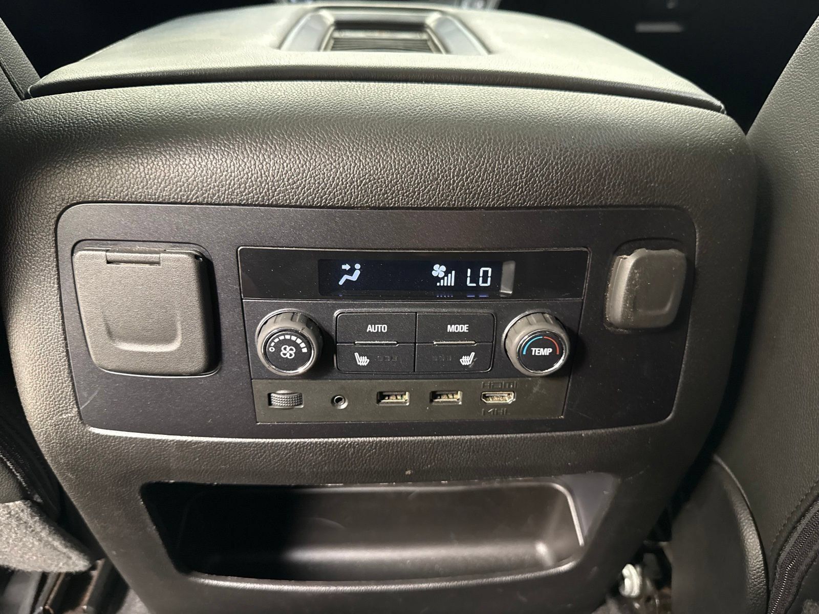 Used 2019 Chevrolet Tahoe Premier AWD/4WD image 27