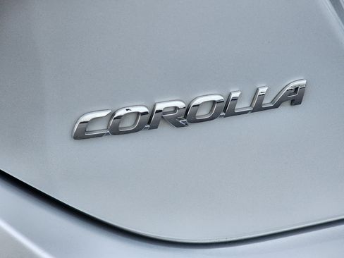 Used 2017 Toyota Corolla LE image 10