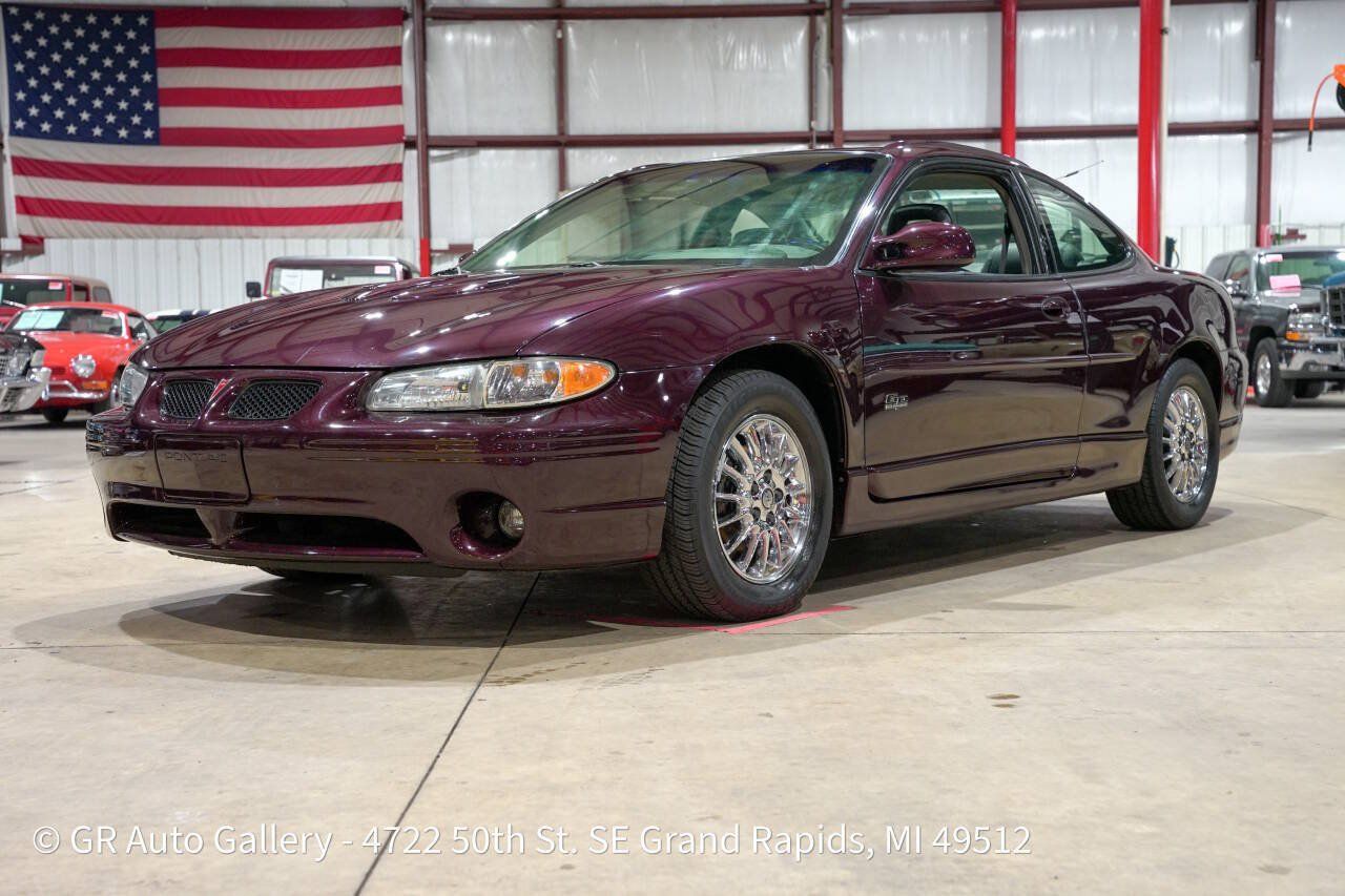 Used 2002 Pontiac Grand Prix GTP FWD image 1