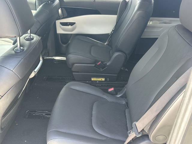 Certified 2024 Kia Carnival EX FWD image 15