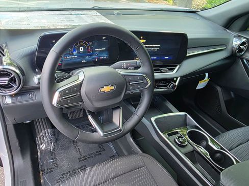 New 2026 Chevrolet Equinox LT w/ Safety and Technology Package FWD image 14